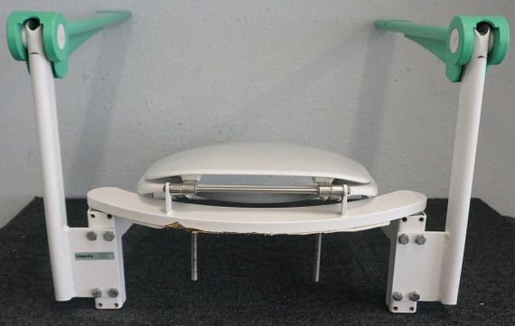 Rollstuhlgerechte WC- Deckel mit Armlehne Art. 26-000-000475