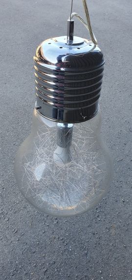 Hängelampe in Glühbirnenform