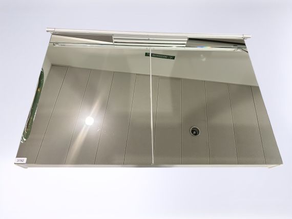 Spiegelschrank