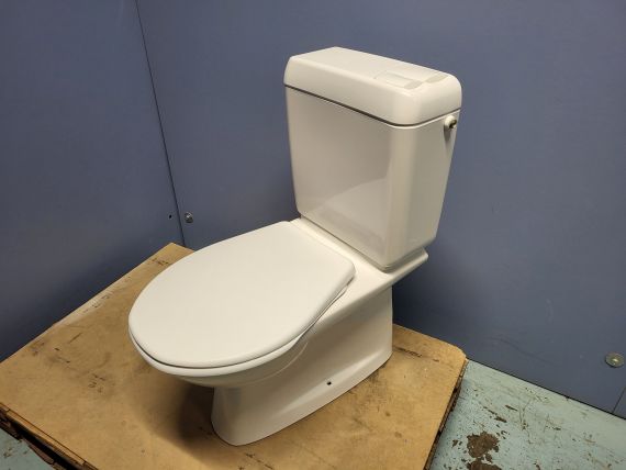 Stand-WC mit Spülkasten (S 25)