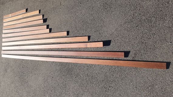 Sockelleisten ohne Schraubenlöcher, Tropenholz
