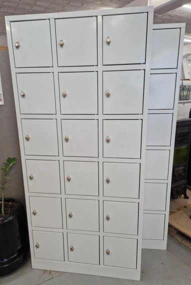 Garderobe Spind mit 18 Fächern Art. 26-000-003323